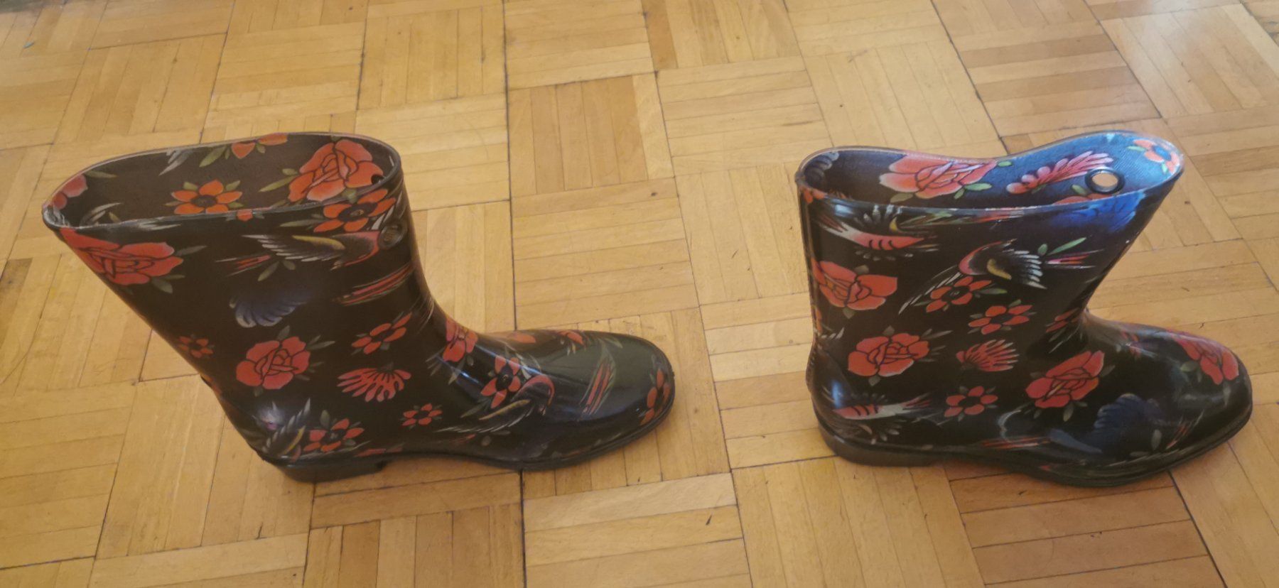 Scarpe da donna: Bottes de pluie fleurs – Usato da Genève venduto da vins50 4