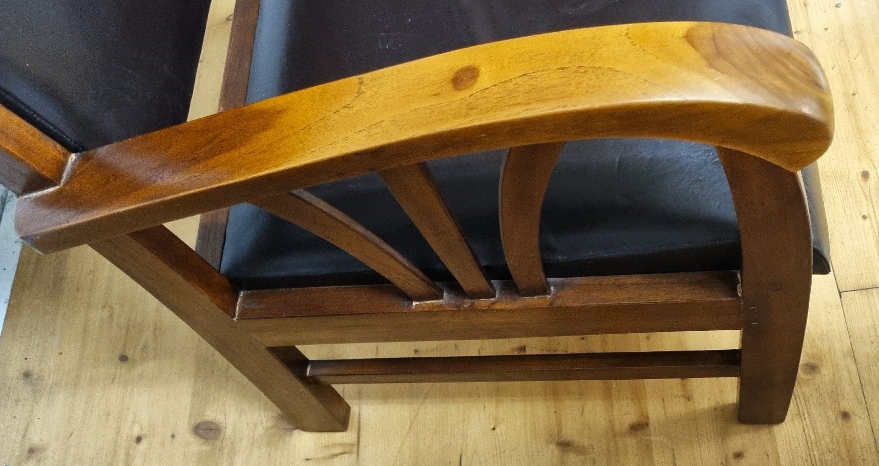Poltrone: Macabane "Eris" Leder Sessel im Kolonialstil – Usato da Bern venduto da ros_v7ry 7