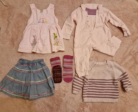kleines Mädchen Kleinkinder Kleiderpaket in Grösse 63 - 69