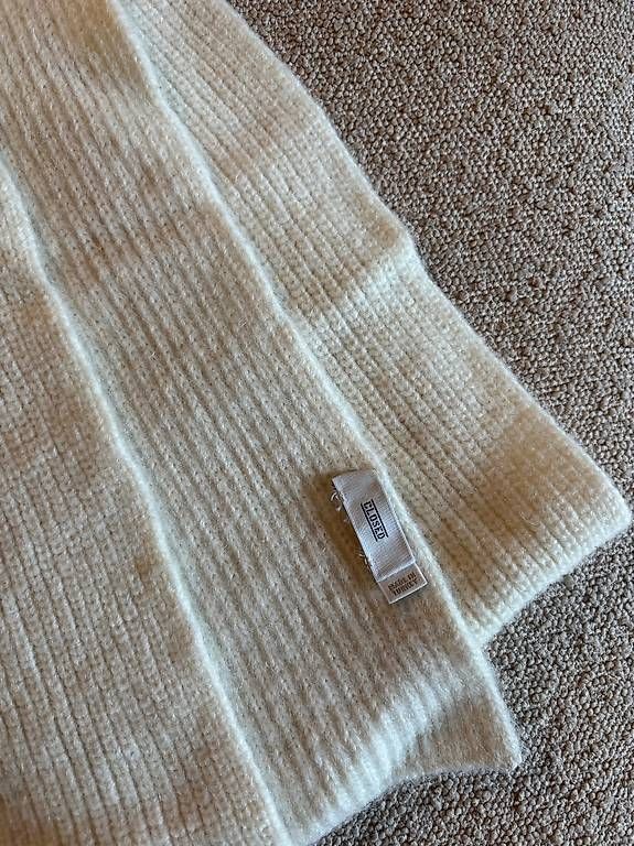 Foulards & écharpes: Wollschal Weiss CLOSED – D'occasion à Zürich par maison.citron 1