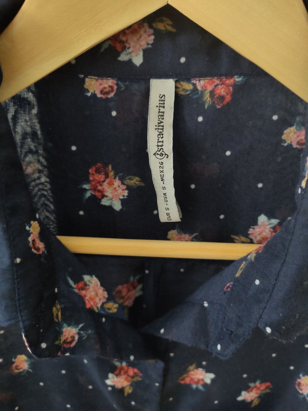 Stradivarius Chemisiers: Bluse Stradivarius Blumenmuster – D'occasion à Baden par shinifin 1