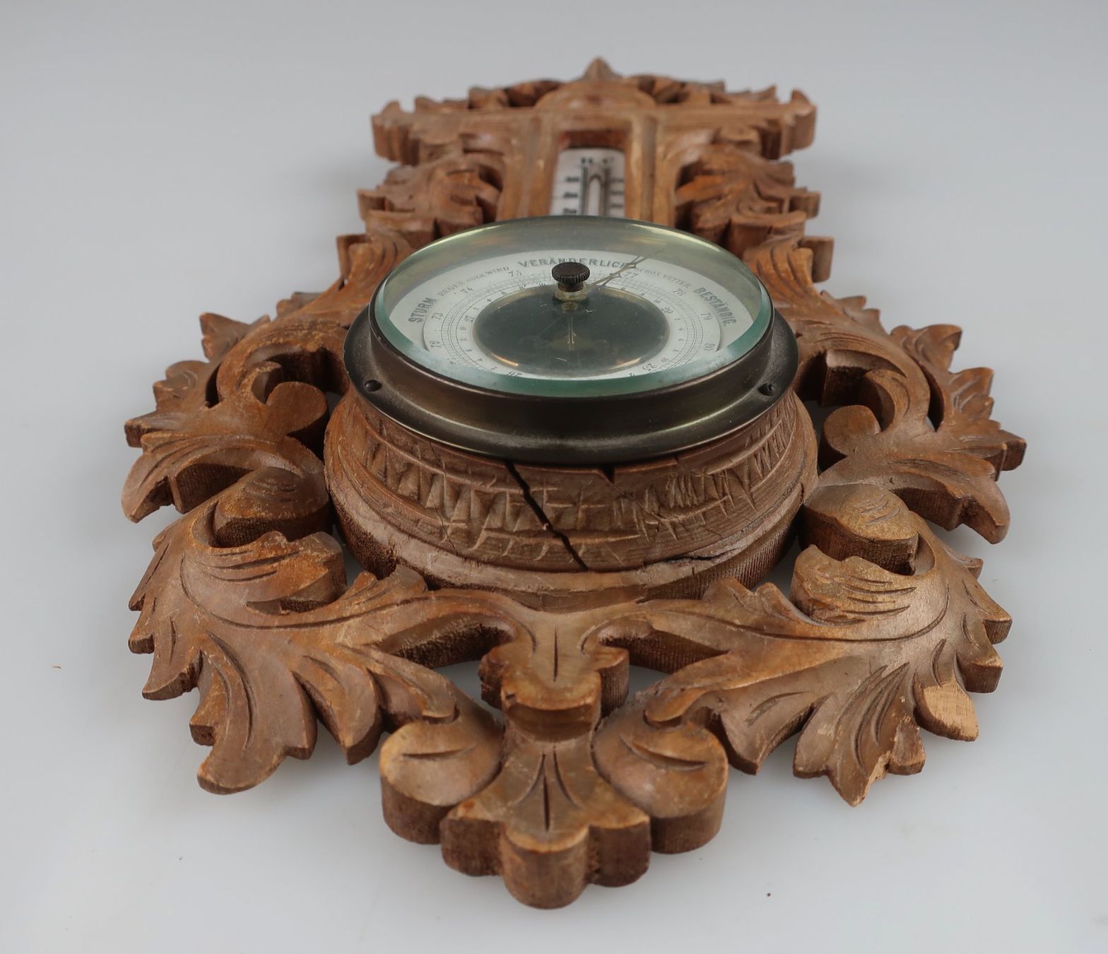 Altri elettrodomestici e apparecchi d’epoca: Wandbarometer mit Thermometer, Holz geschnitzt, gebraucht – Usato da Volketswil venduto da brockipfannenstil