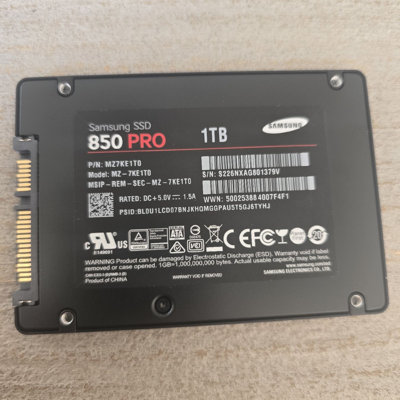 Dischi rigidi: 5x Samsung 850 Pro 1TB SSD – Usato da Aesch BL venduto da Pina2021