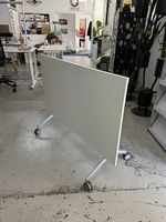 Kinnarps Klapptische auf Rollen 140x80cm (mehrere verfügbar)