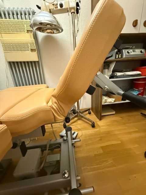 Fauteuils de soin: Table d'ostéopathie professionnelle Genin – Neuf (Voir description) à Enges par cordec 5