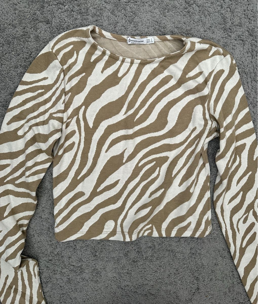 Stradivarius Top: Stradivarius cropped Langarmshirt - S – Nuovo (secondo la descrizione) da Kerns venduto da liv_8rly