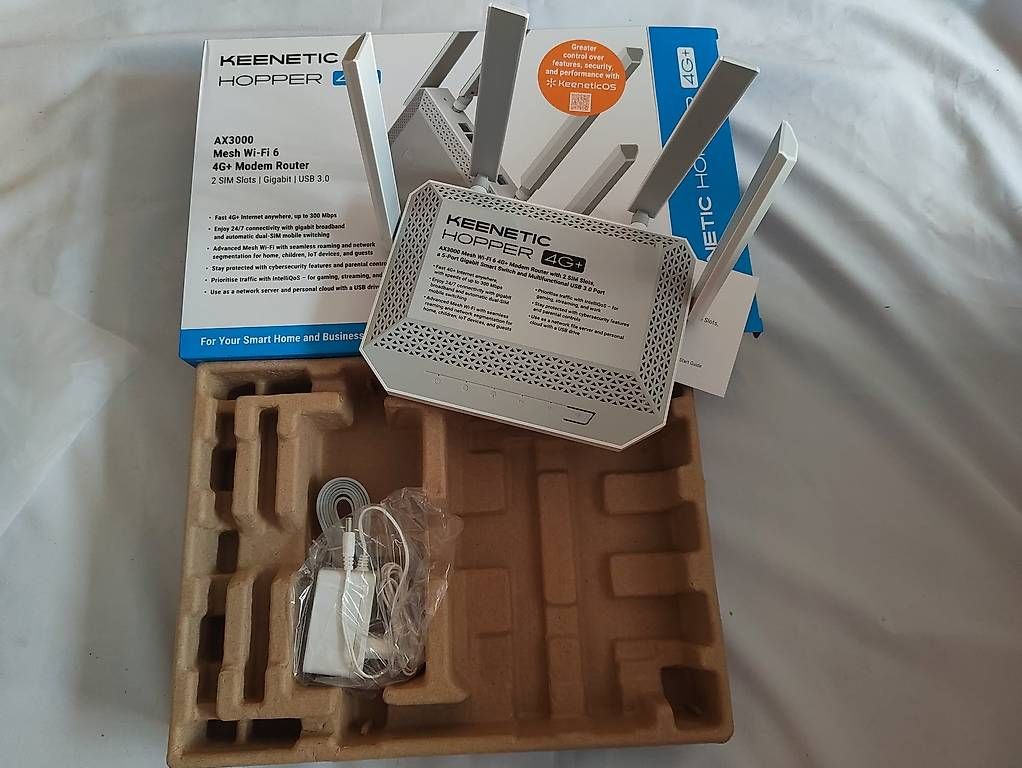Modem & Router: Dual 4G Router mit WiFi 6 – Nuovo e nell'imballaggio originale da St.Gallen venduto da becks0815
