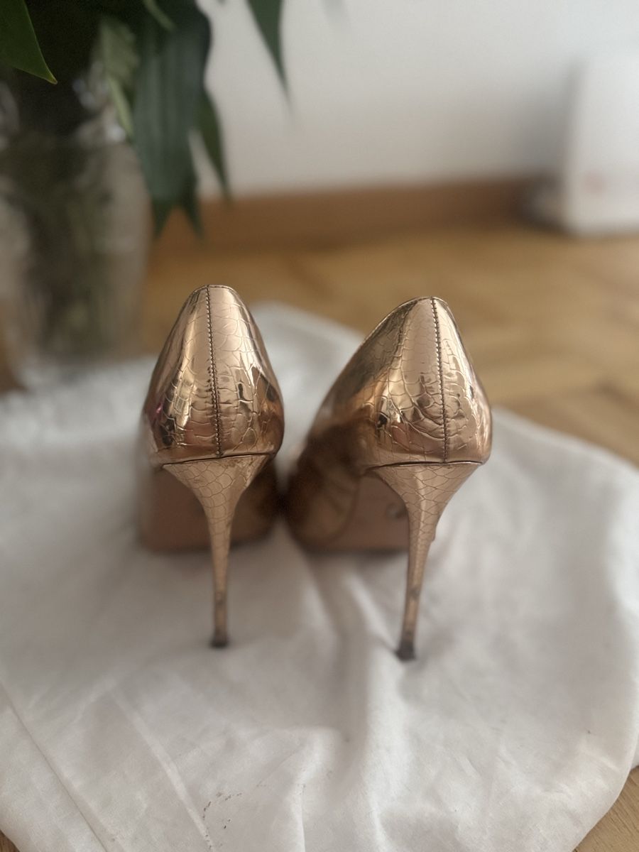 Chaussures femmes: Damenschuhe Pumps Roségold Grösse 36 – D'occasion à Oberglatt ZH par Rono96 2