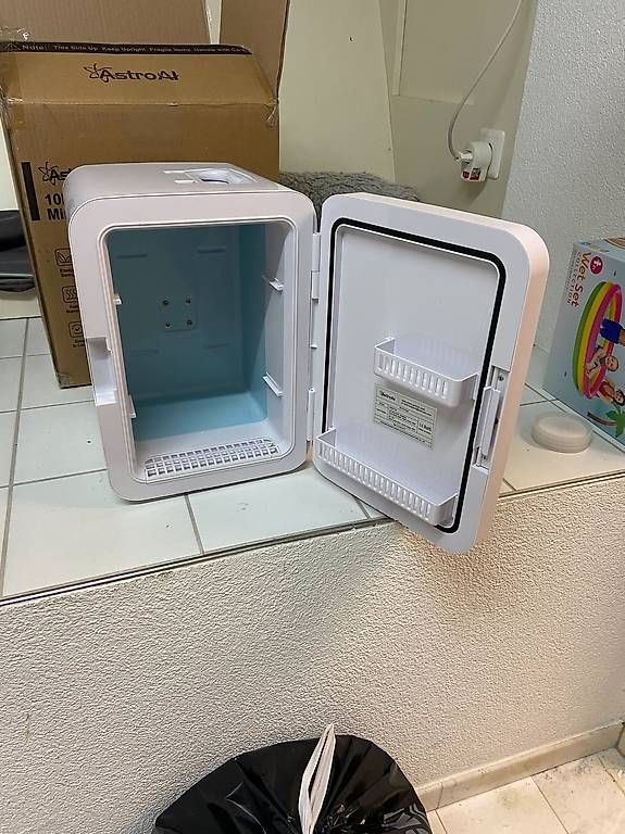 Kühlschrank: ASTRO AI MINI FRIDGE – Neu und originalverpackt aus BADEN von KATIEPEPI 3