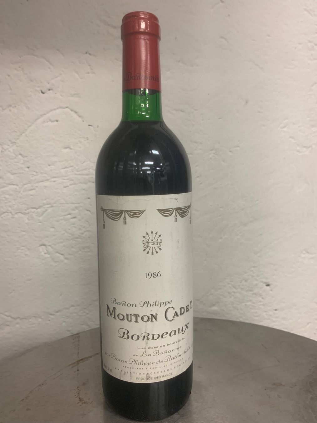 Vino: Mouton Cadet / Bordeaux Rouge 1986 – Nuovo (secondo la descrizione) da Ostermundigen venduto da Mcone