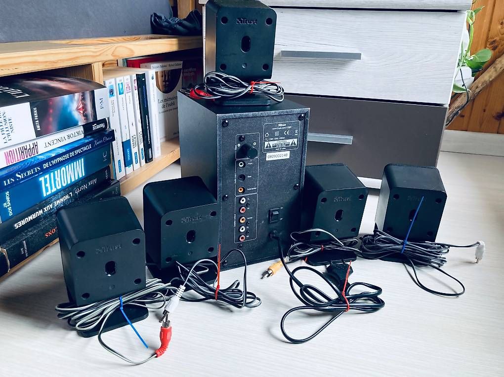 Trust Lautsprecher: Caisson de basse + 5 hauts-parleurs Trust – Gebraucht aus Enges von Cindy88 2