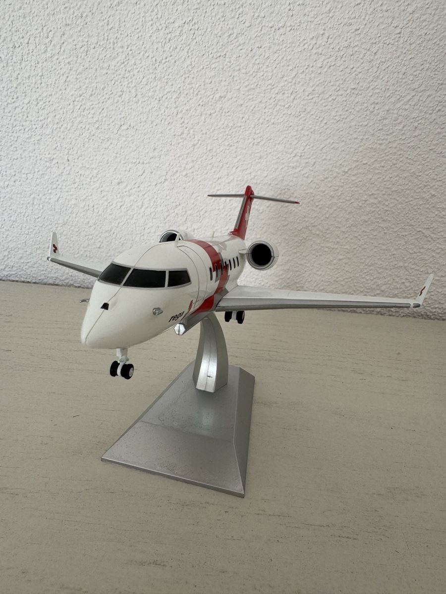 Rega Modellbausätze & Standmodelle: Flugzeugmodell Rega Challenger 650 – Gebraucht aus Zürich von PapaFoxtrott 1