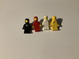 4 vintage Lego spacemen original 70s/80s/90s used