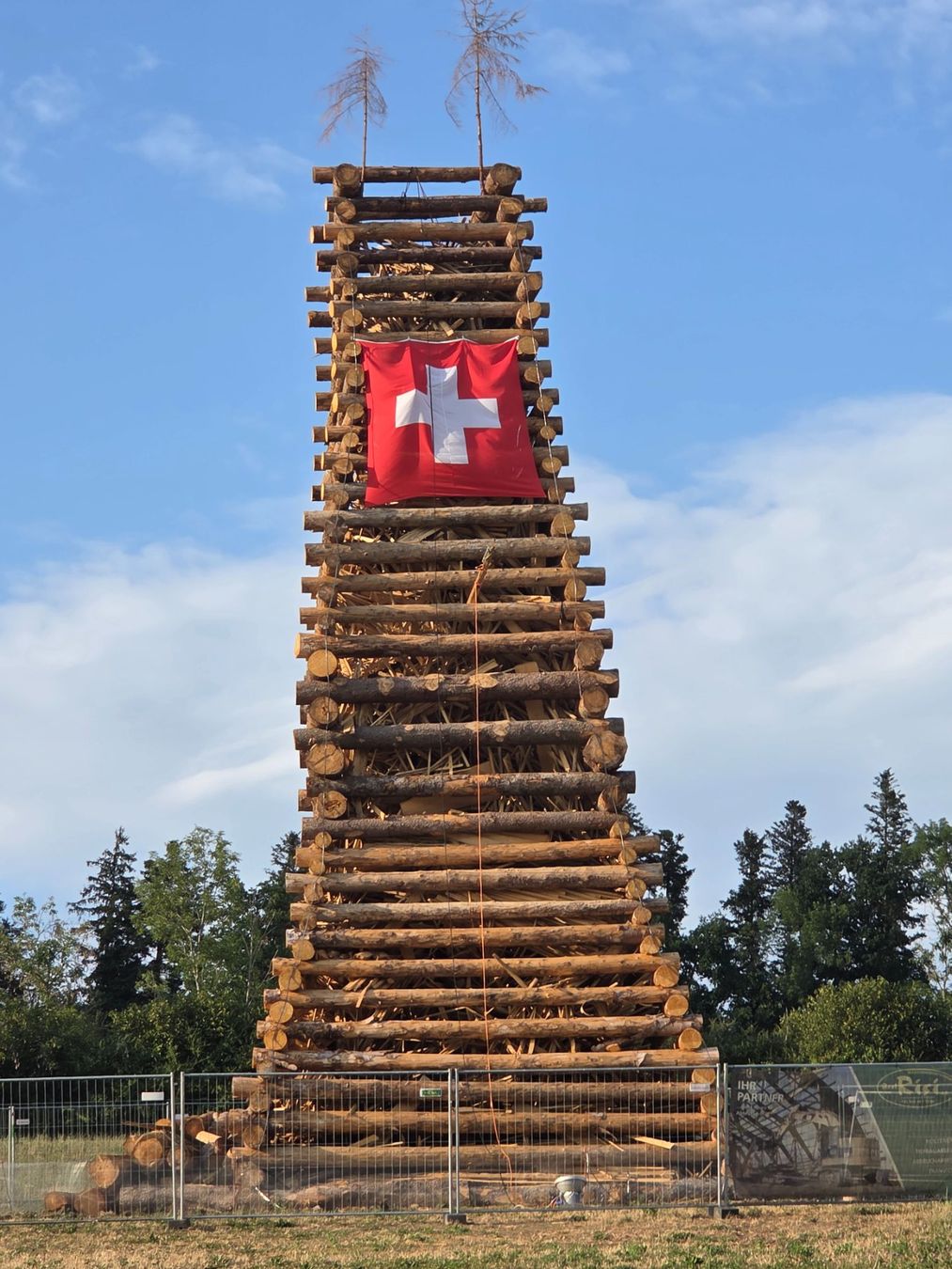 Holzartikel: Holzhaufen – Gebraucht aus Eich von mic_n5ry