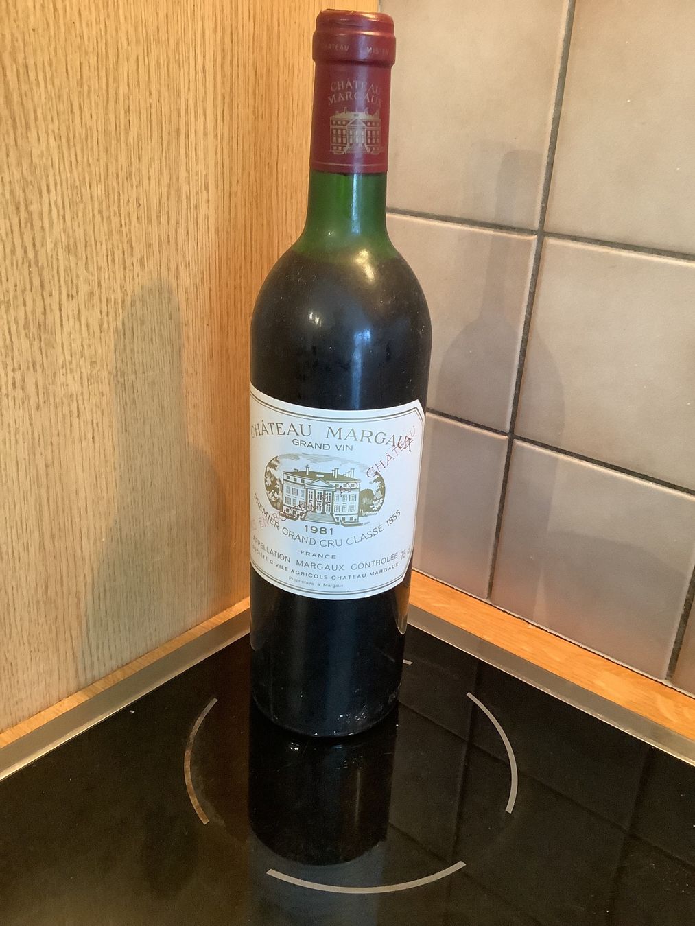 Château Margaux Vino: Vin Château Margaux 1981 – Nuovo e nell'imballaggio originale da Icogne venduto da luna.16 3