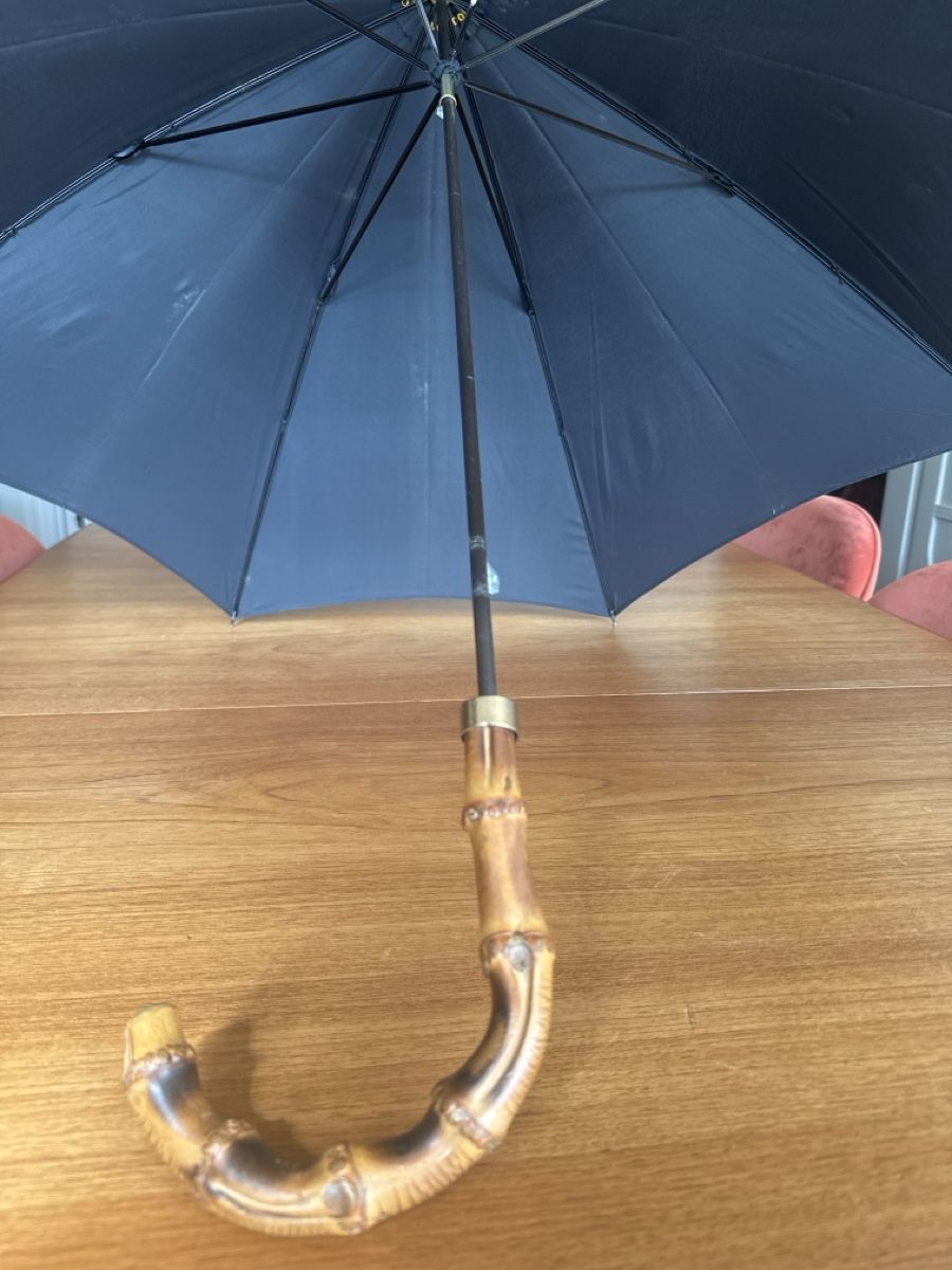 Ombrelli: Alter Regenschirm  – Usato da bern venduto da Annecathe1