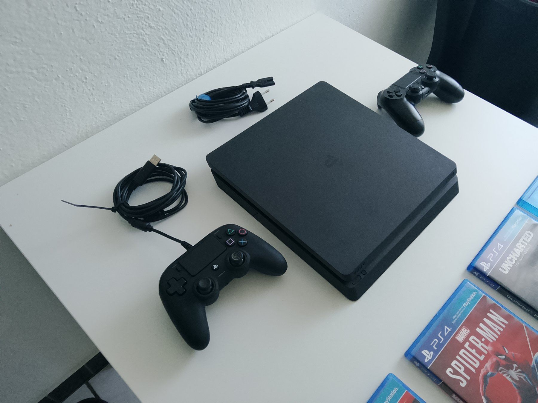 Sony Consoles: PS 4 mit Games und Controller – Neuf (Voir description) à Niederbipp par DeeJayEroo 3