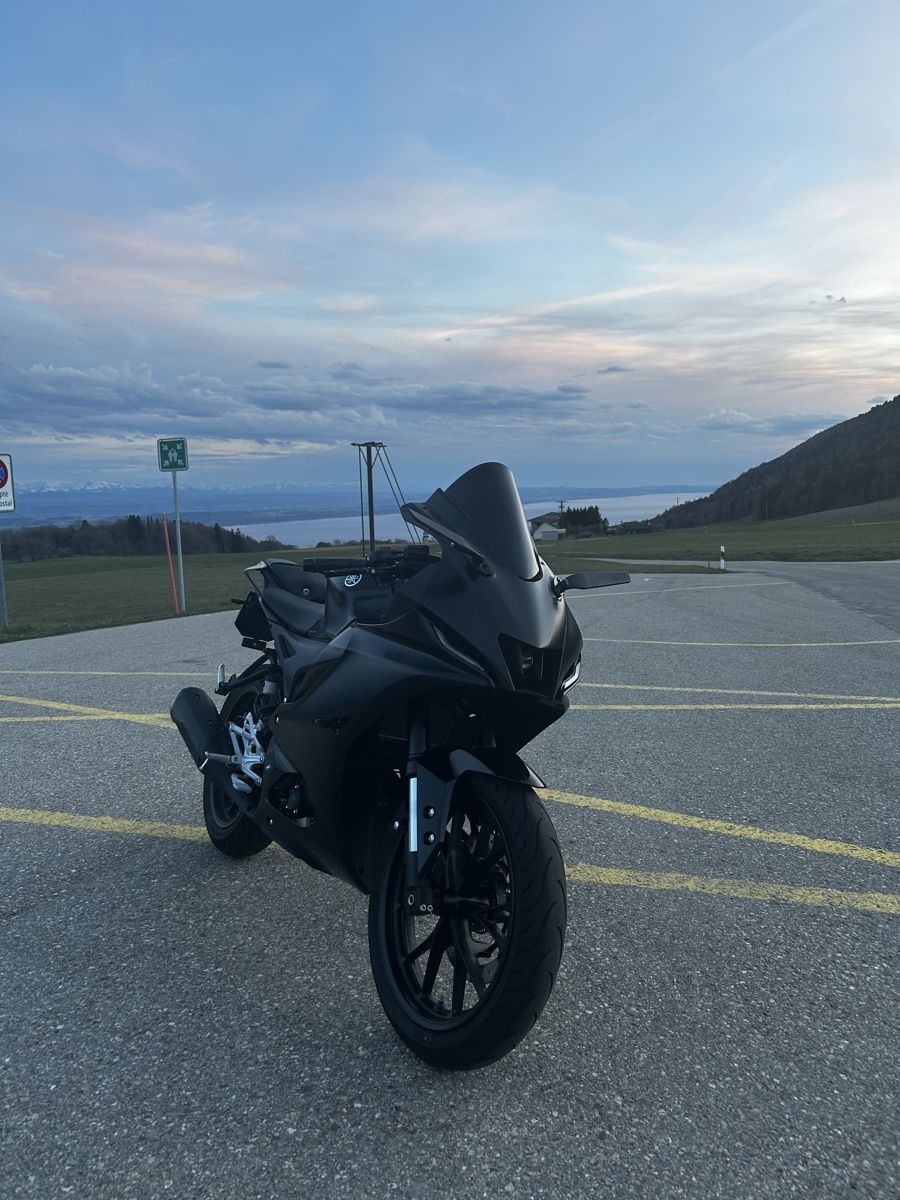 Yamaha Strasse: Yamaha YZF R125 – Gebraucht aus Vinelz von Lewis001
