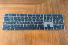 Apple Magic Keyboard with Numeric Keypad lightning port 