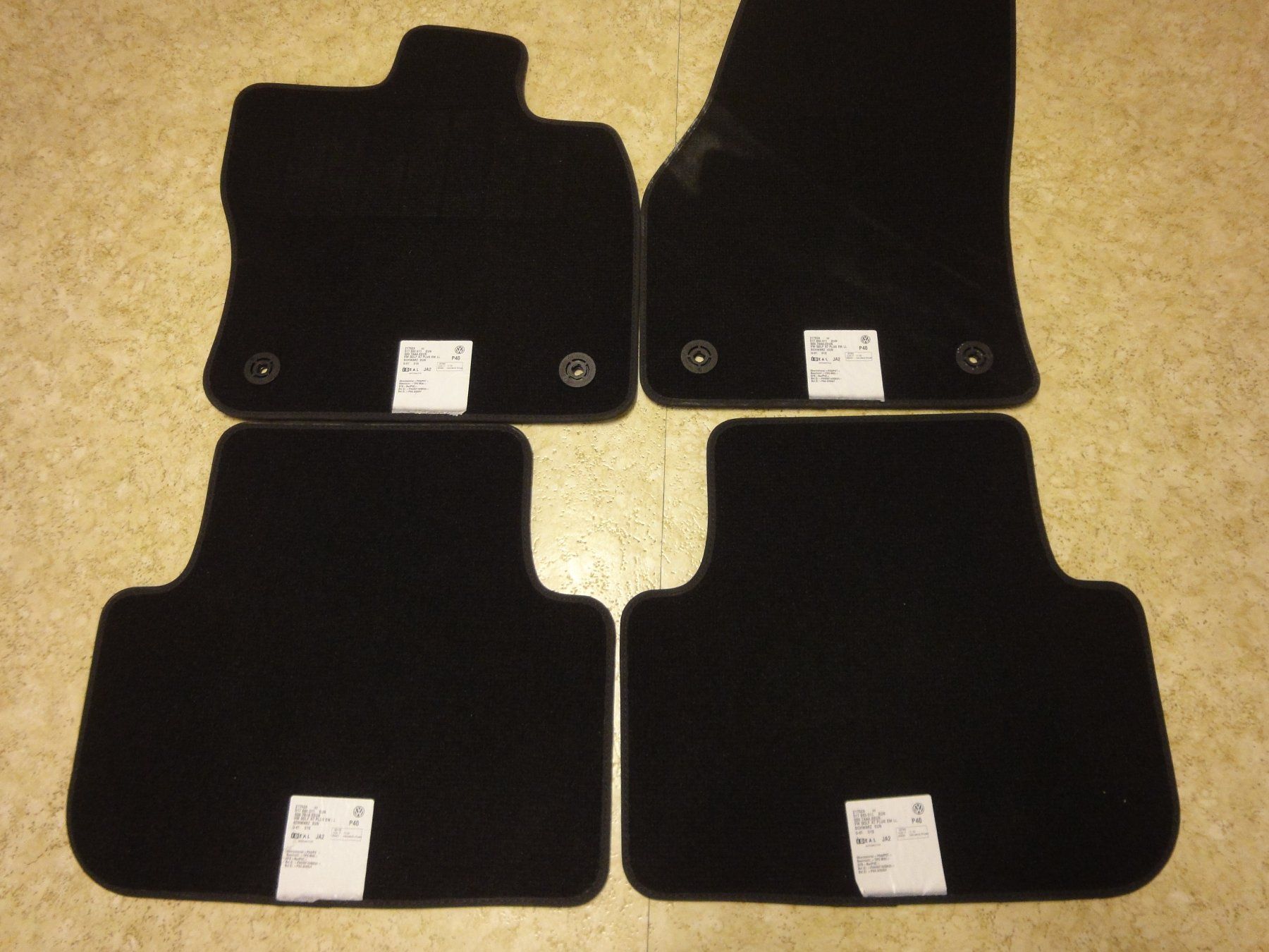 VW Tappeti & Tappetini: Original VW Fussmatten Set  Teppich – Usato da Schmitten FR venduto da Granddixence 6