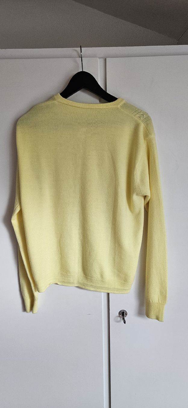 Maglioni & Felpe: Strickjäckchen buttergelb, Grösse M – Usato da Rombach venduto da ThriftBetter 1