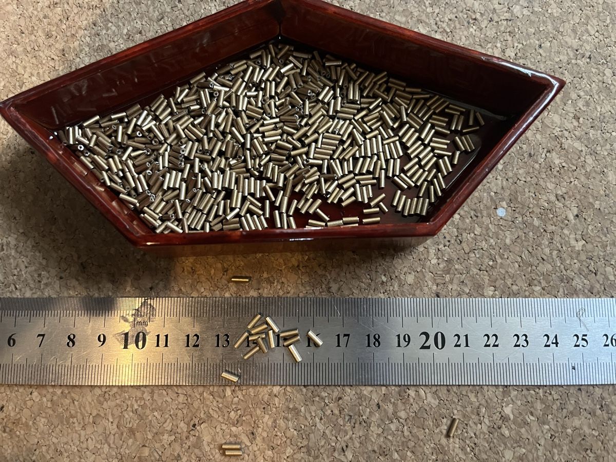 Kit bricolage: Bugle Beads Set 100g Schwarz Gold Silber Violett irisierend – Nuovo (secondo la descrizione) da Zuchwil venduto da MLV92 5