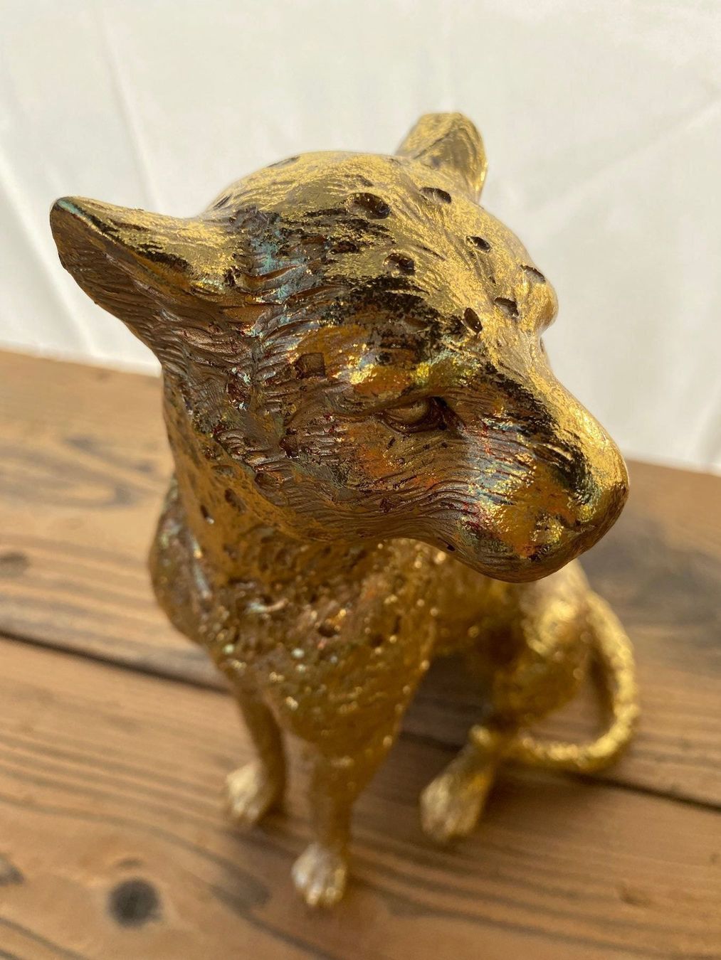 Statuette: Leopard sitzend in Gold / Neu/OVP – Nuovo e nell'imballaggio originale da Volketswil venduto da rubin74 2