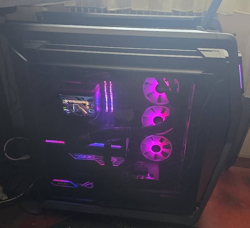 Asus Gehäuse: ASUS ROG Hyperion GR701 – Gebraucht aus Schaffhausen von pun_jn7j