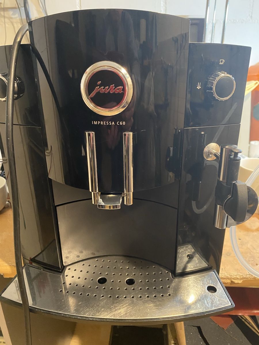 Jura Macchine per caffè & Macchine per espresso: Jura C 60 ab Service – Usato da sulgen venduto da 270963