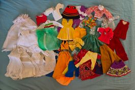 Lot de vêtements pour la poupée Petra de Plasty