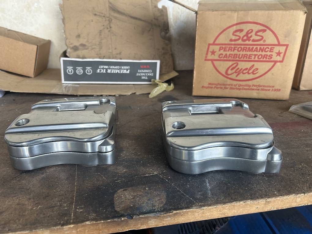 Tutti i ricambio per moto: Harley Davidson Sportster coperchi bilancieri  – Usato da Montagnola venduto da gia_6tcc 1
