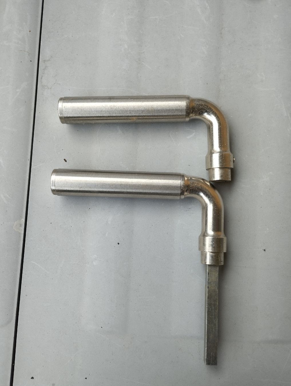 Eisenwaren: 2 Türfallen aus Metall, vintage – Gebraucht aus Ostermundigen von Dinge1 1