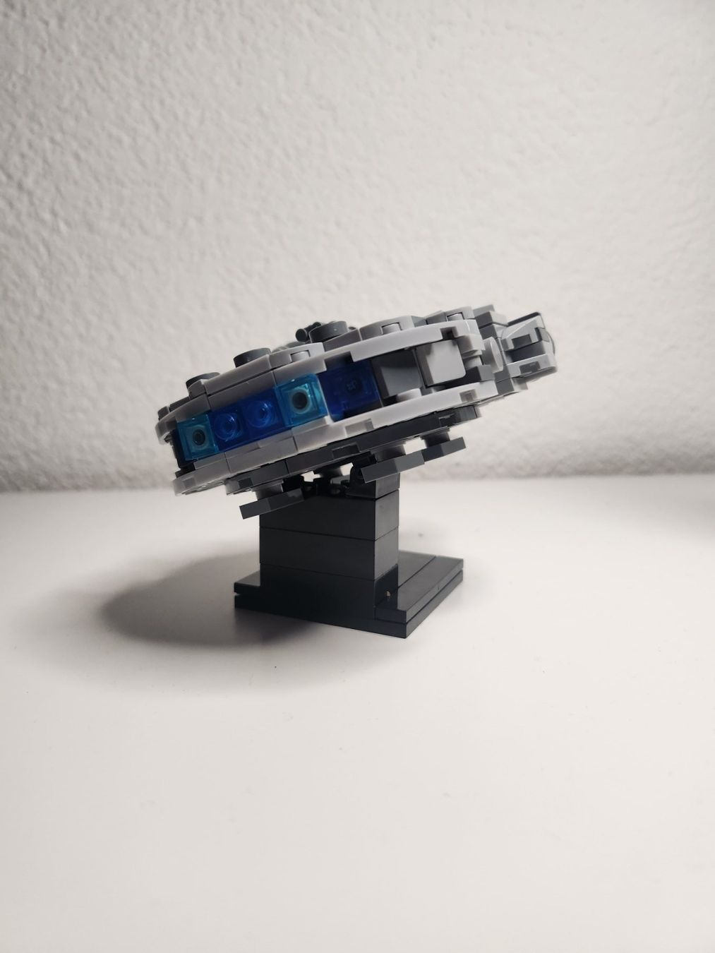 Baukästen: Millennium Falcon  mit Ständer MOC – Gebraucht aus Niederurnen von Ghost.recon 5