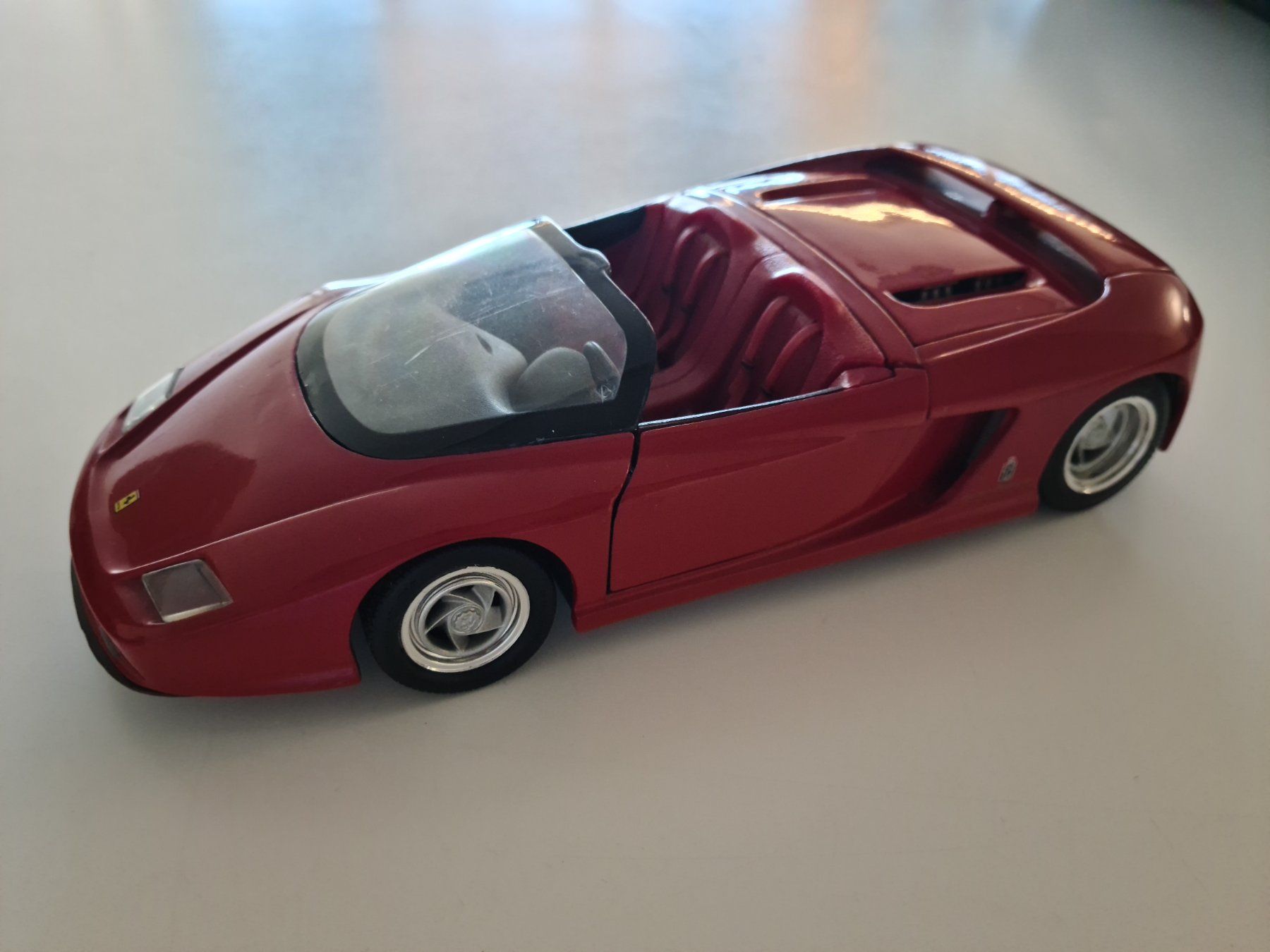 Revell Modellautos: Ferrari Mythos Modell 1:18 Revell – Gebraucht aus Wangen ZH von simplygoodproducts