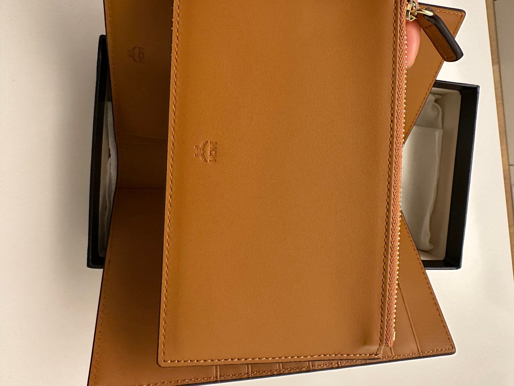 Mcm Portafogli: MCM Passporthuelle – Nuovo e nell'imballaggio originale da Steinmaur venduto da regenbogen052 3