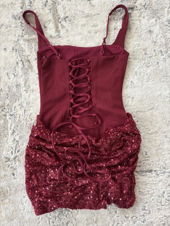Minikleid Korsett in Weinrot mit Pailletten