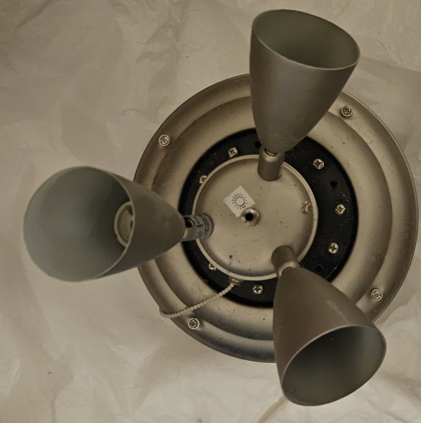 Ventilatori: Deckenventilator mit Beleuchtung-  Apollo (Conforama) – Usato da Riehen venduto da panafari 2