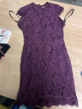 Süsses violettes missgiuded Sommerkleid