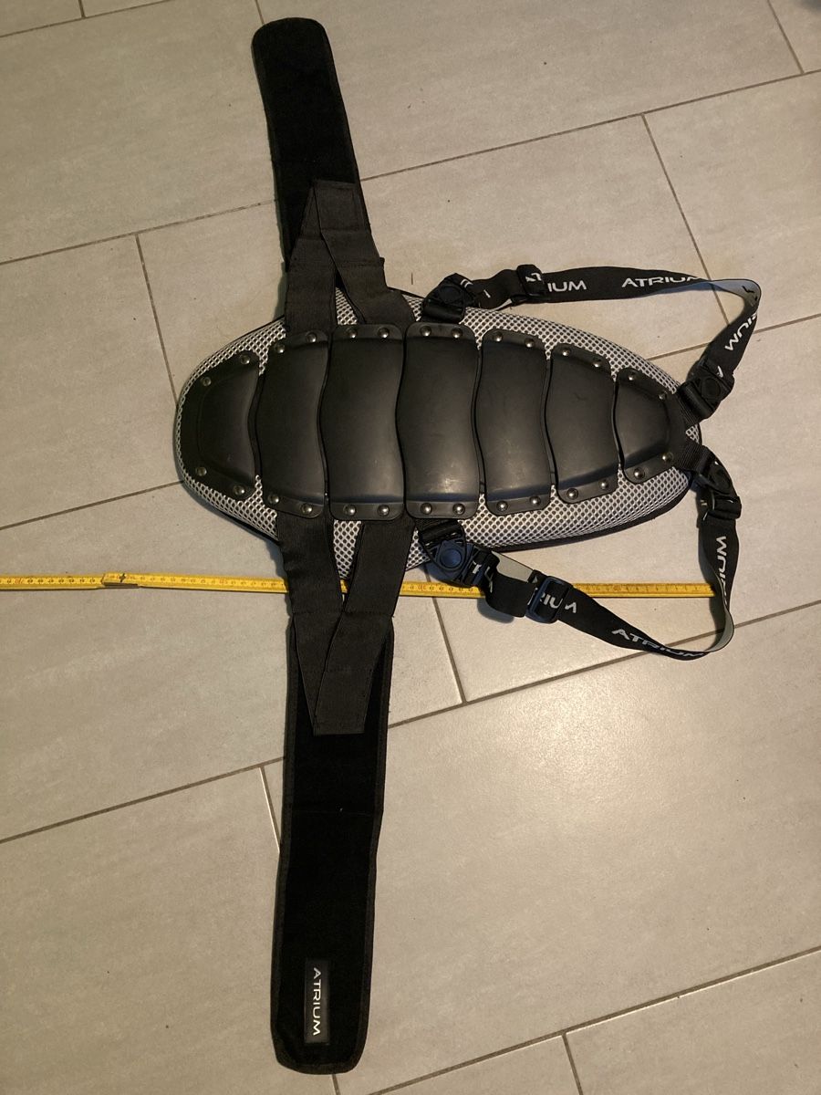 Protections: Rückenprotektor – D'occasion à Suhr par Frogy2003
