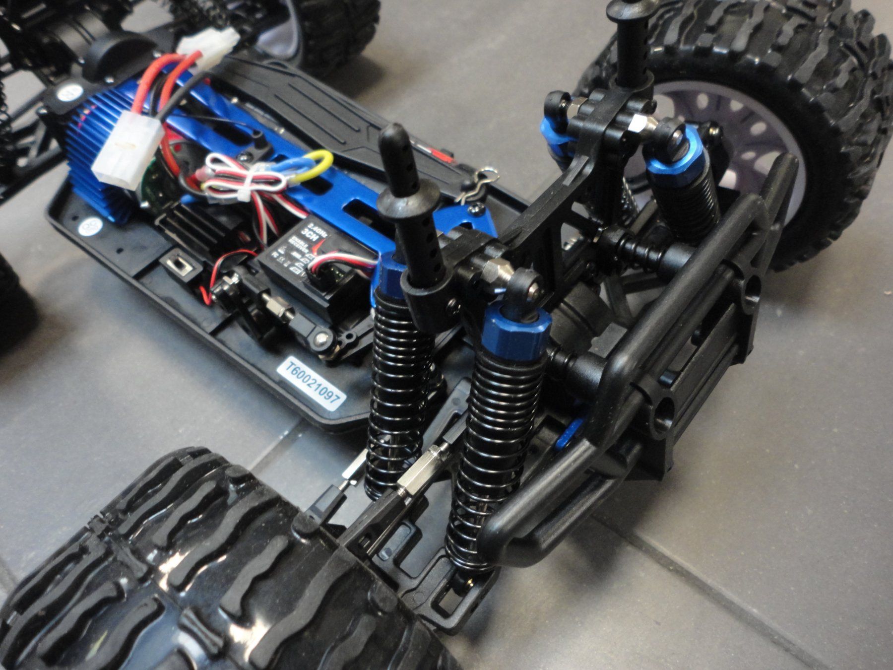 Modellismo RC: Monstertruck 4WD 1:10 komplett-Set – Nuovo e nell'imballaggio originale da Horgen venduto da RcModell 6