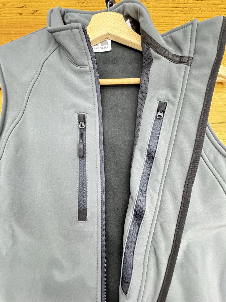 Gilet & Giacche senza maniche: Russell Softshell Weste Grau, Grösse L, Neu – Nuovo e nell'imballaggio originale da Altdorf UR venduto da Lilelo82 1