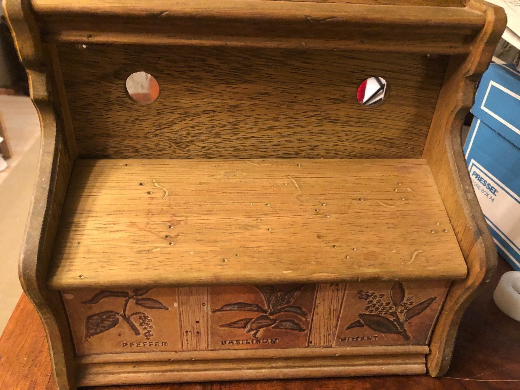 Cucine complete: Antike Gewürzbox. – Usato da Wald ZH venduto da mlnt 5