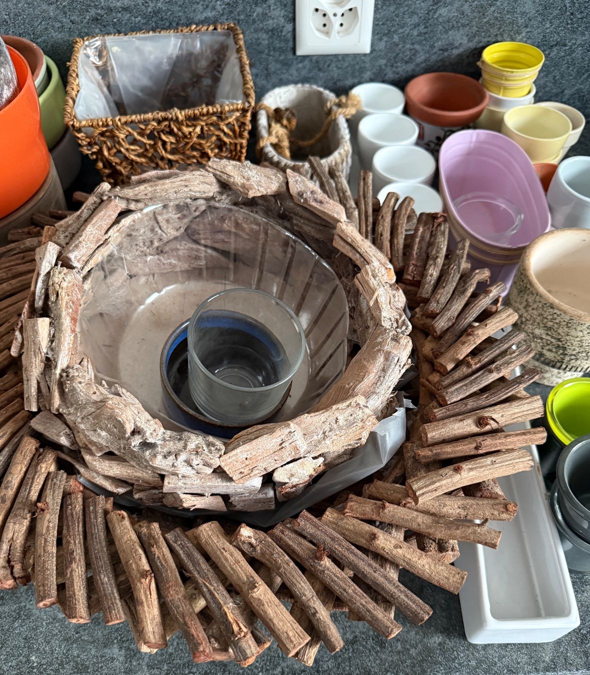 Vasi per fiori: Lot de cache pots diverse tailles+ material-approx.30 pièces – Usato da Veyrier venduto da Szurkemaci 6
