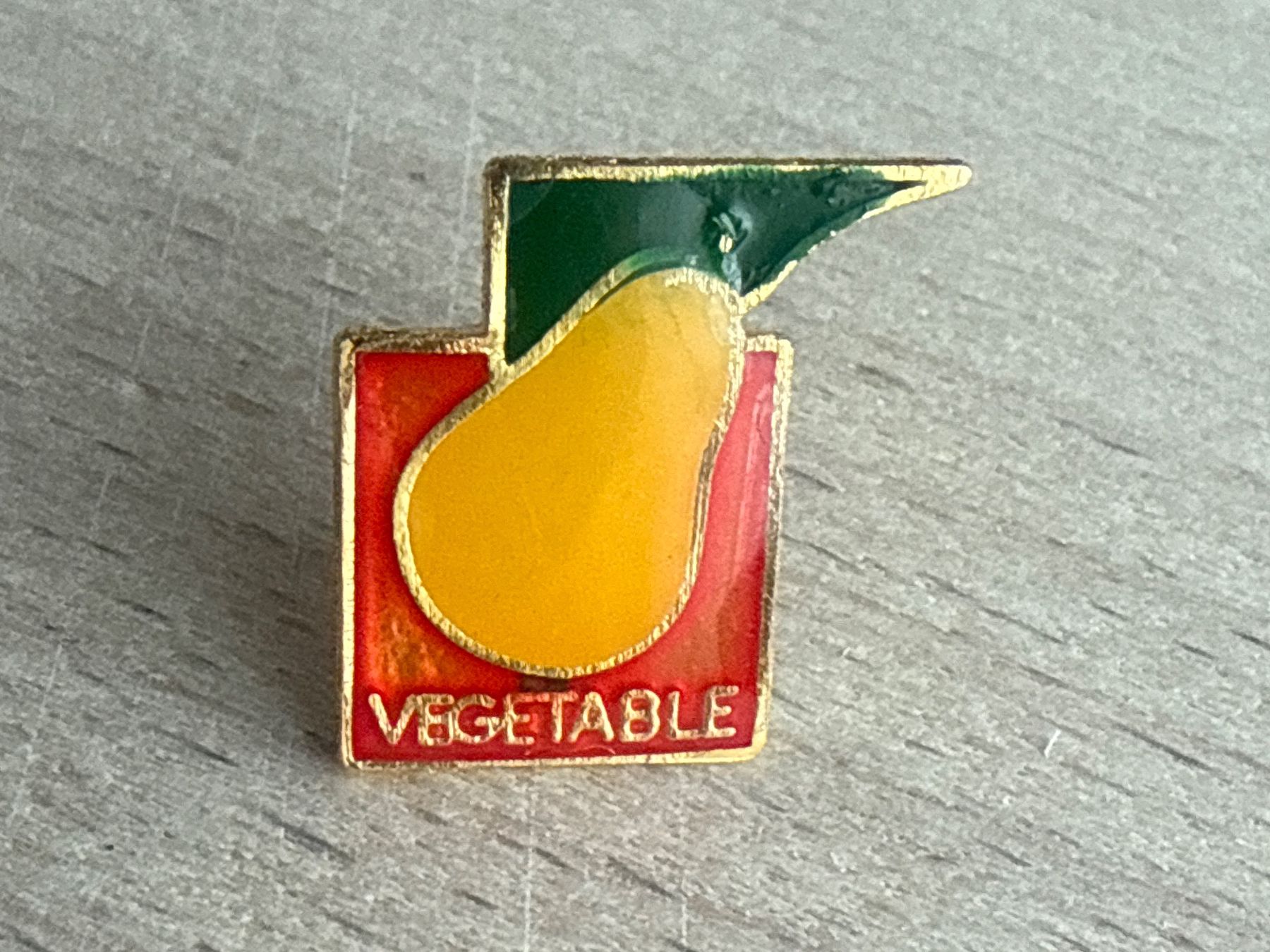 Plaquettes & Badges: Pin  "Vegetable" – D'occasion à Glattbrugg par Schweigmatt