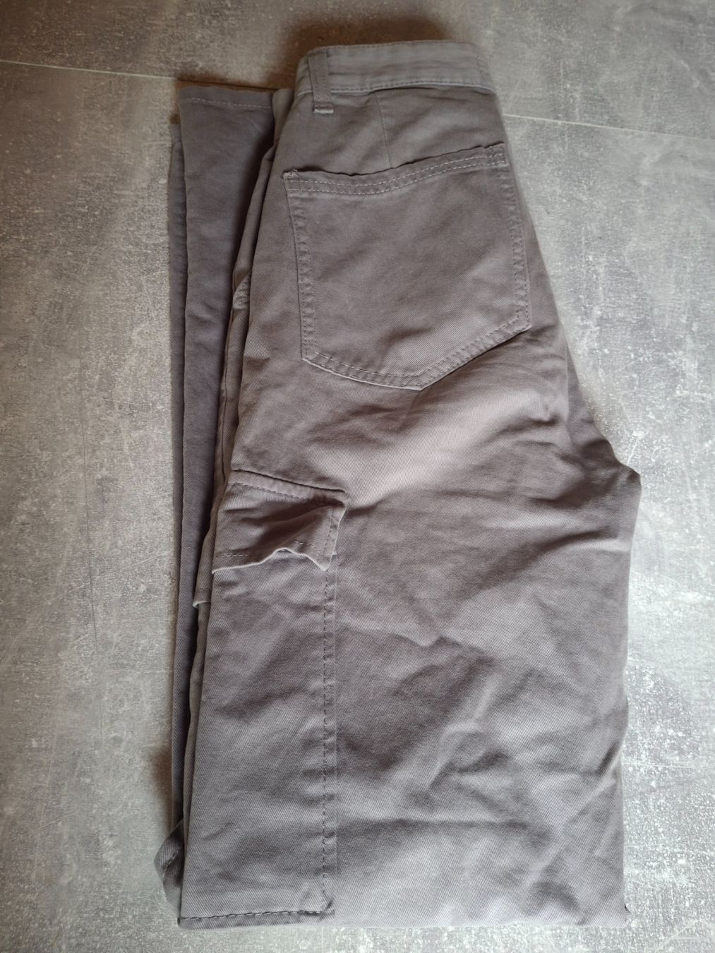 Pantaloni: Pantalon gris taille 34 marque STR 100% coton – Usato da Villiers venduto da san_jn5w 8