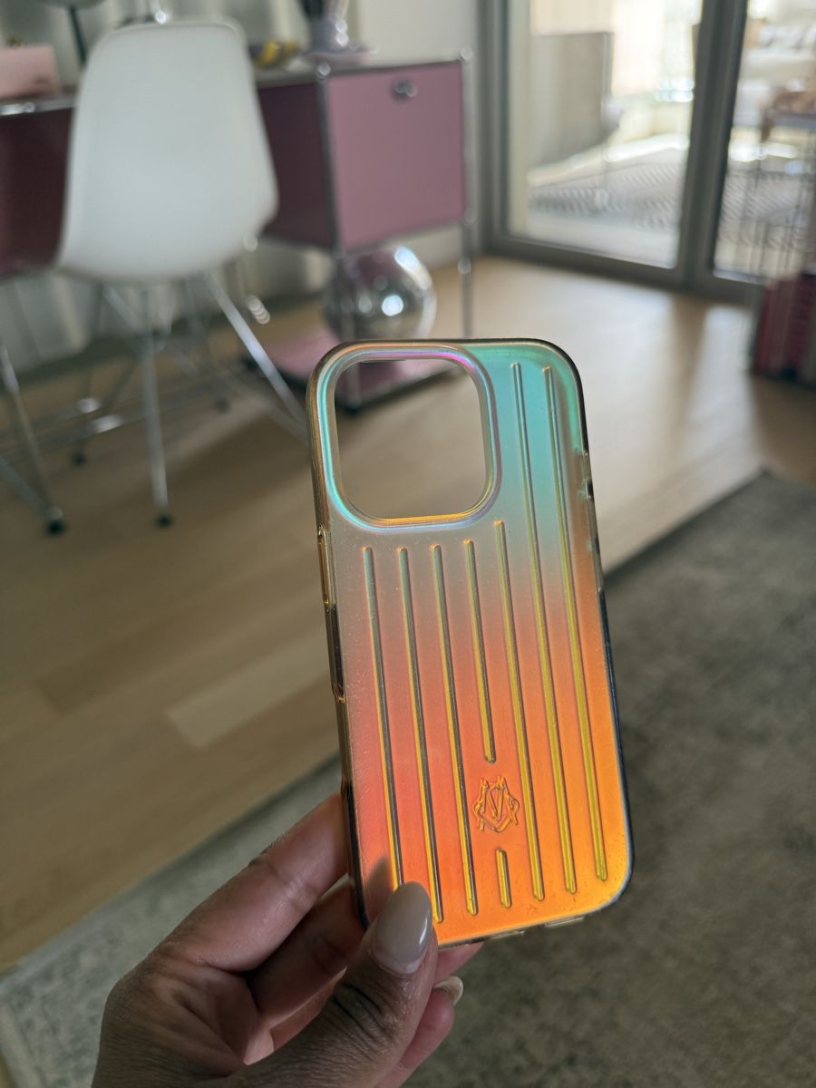 Covers & Schutzfolien: RIMOWA Coque iPhone 16 Pro iridescent – Gebraucht aus Wallisellen von rac_sy2x 1