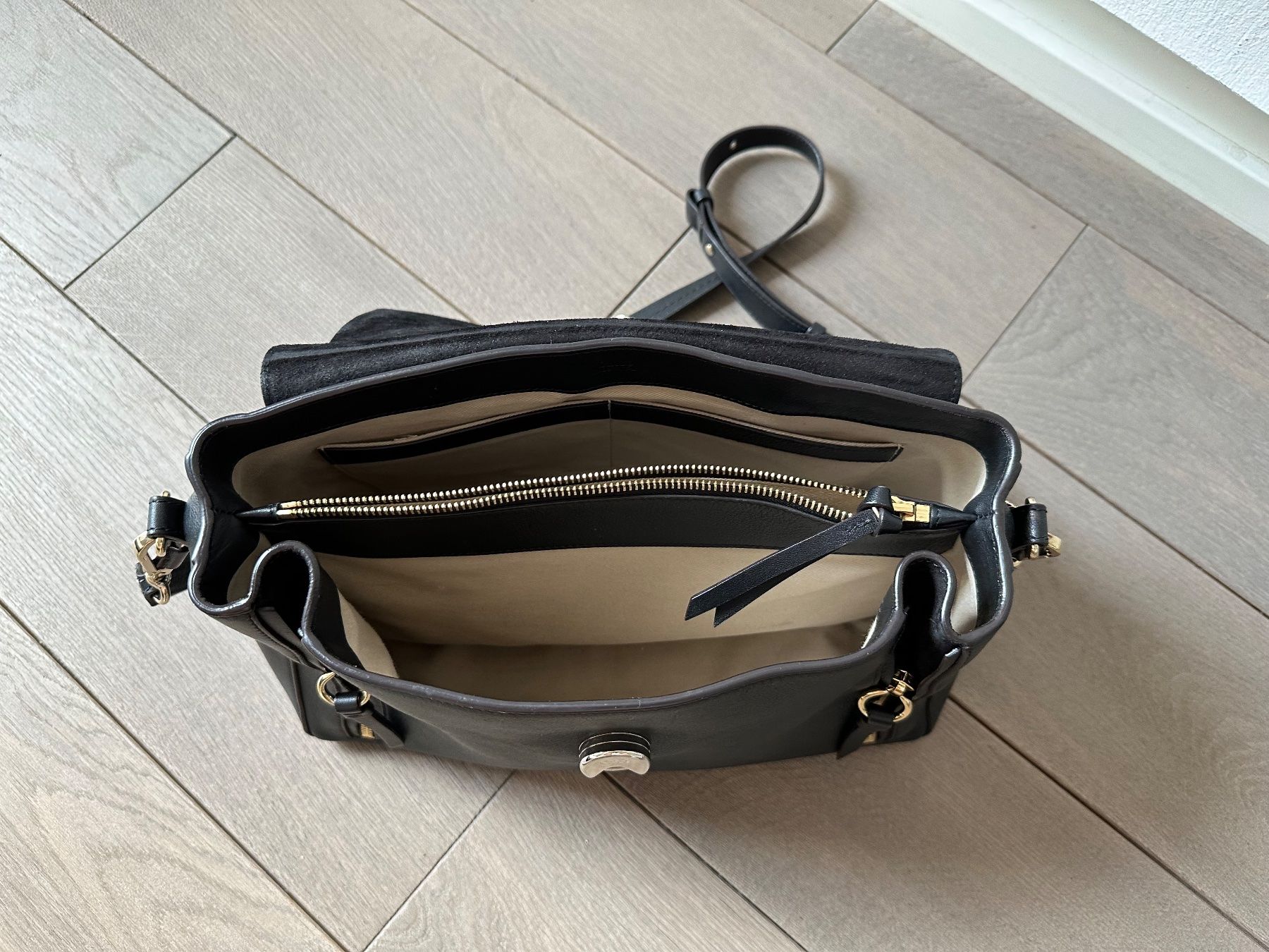 Chloé Borse da donna: Chloé Faye Day Bag schwarz – Usato da Uitikon-Waldegg venduto da djrini23 3