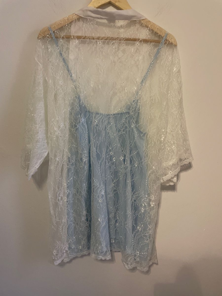 Lotti di vestiti: Elegante vestaglia con pizzo – Usato da Bellinzona venduto da remarema 3
