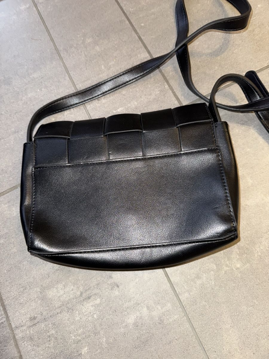 Borse: Schwarze Handtasche – Nuovo (secondo la descrizione) da Bülach venduto da jes_s6yg 2