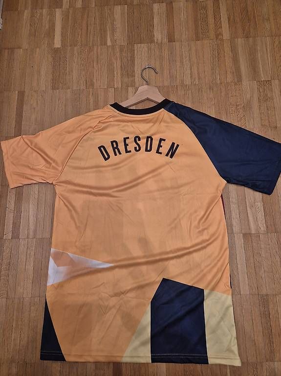 Maillots de corps & Pantalons: Dynamo Dresden Trikot – D'occasion à Steffisburg par leizte74 1
